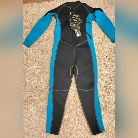 Hevto wetsuit - Picture 1 of 5